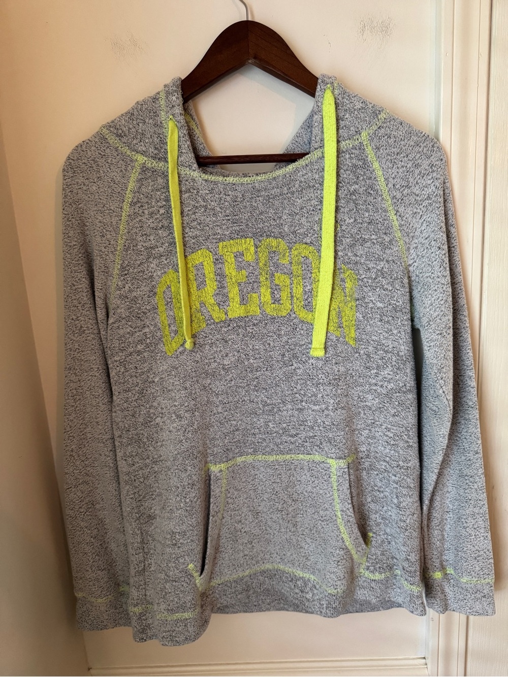 Oregon Ducks Heather Gray Hooded Sweater with‎ Neon Yellow Accents Size Medium